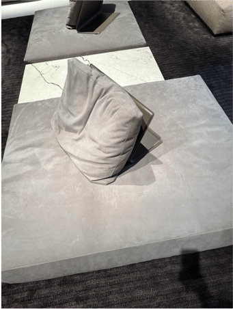 Модульная мягкая мебель на выставке ISaloni 2023