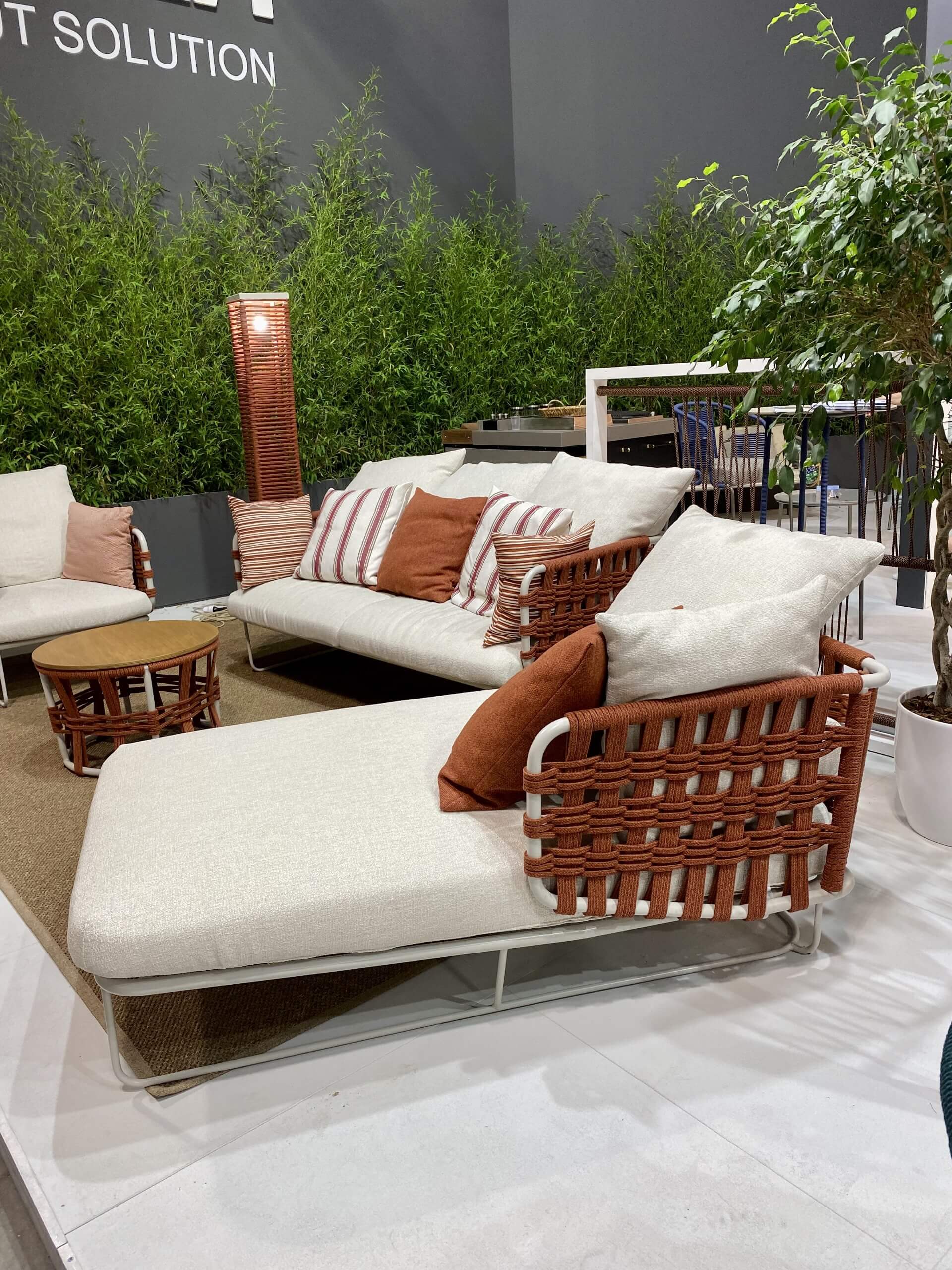 Корпусная уличная мебель на выставке ISaloni 2022
