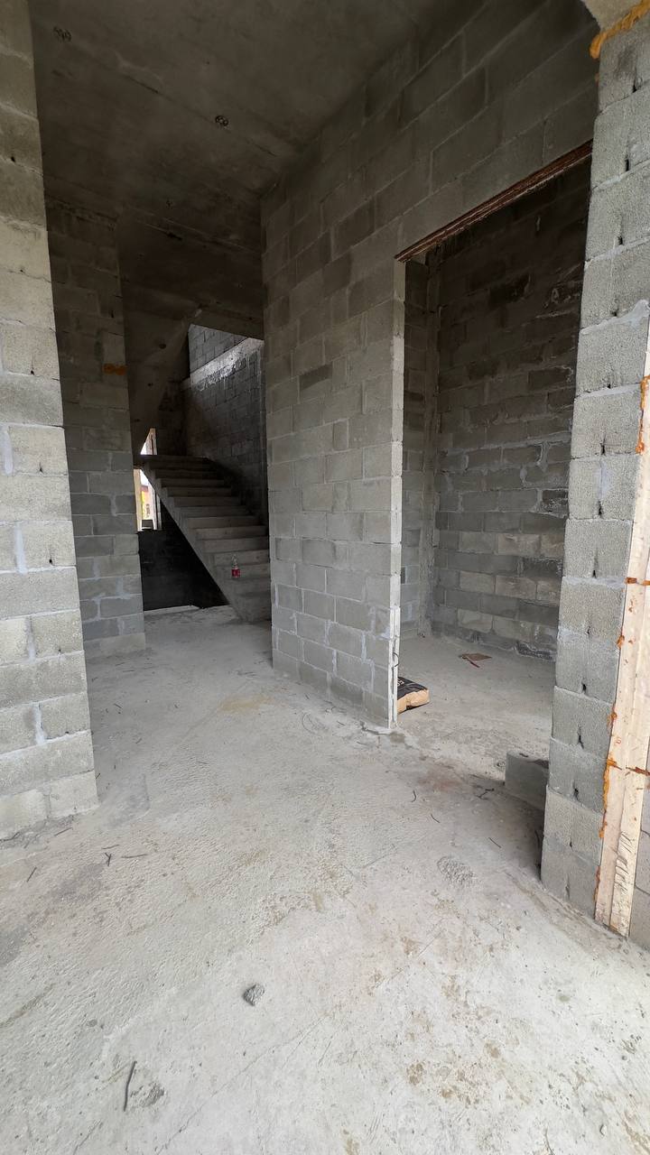 Процесс стройки двухэтажного дома в Адыгее